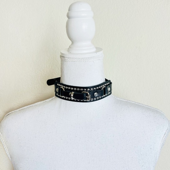 NWT Black Leather Silver Studded O-Ring Collar Choker - Picture 5 of 8